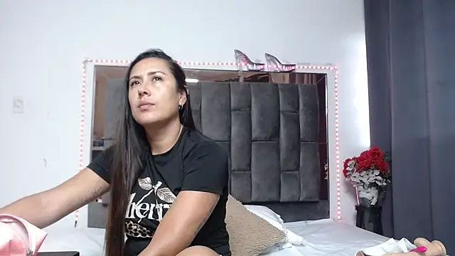 Salmma Milf online show from April 9, 11:37 am