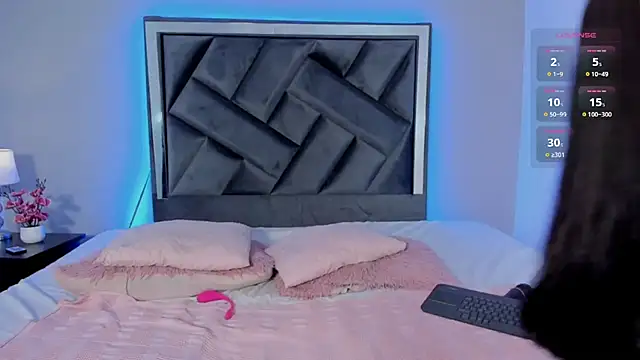 zoe longhair online show from November 19, 6:30 pm