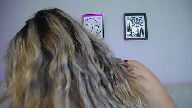 Sweet Bella Valery online show from November 28, 11:19 pm