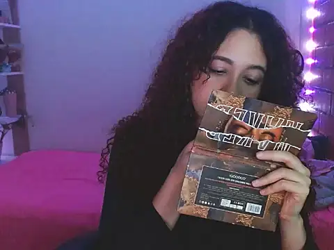 Medussa3033 online show from March 11, 6:17 am