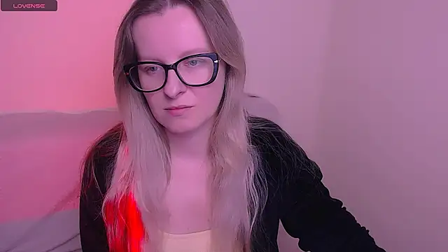 AllaLeomz online show from November 11, 8:11 am