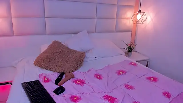 Sara clk online show from January 13, 9:52 pm