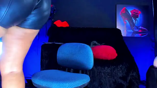 SharonnStones online show from April 11, 8:56 pm