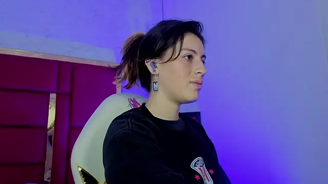 moon winy online show from February 18, 11:42 am