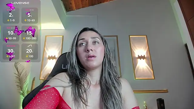 karlyy  online show from December 4, 8:09 pm