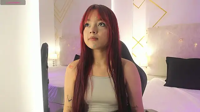 Martinaa Garcia online show from December 18, 8:24 pm