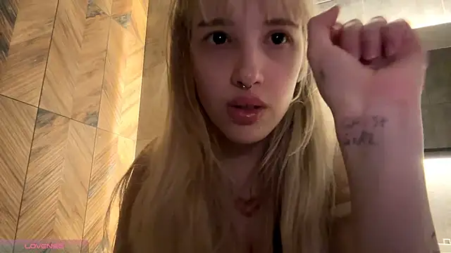 Milkmoriee online show from October 23, 5:52 pm