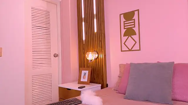 Foxxie Rosie online show from October 23, 8:37 pm