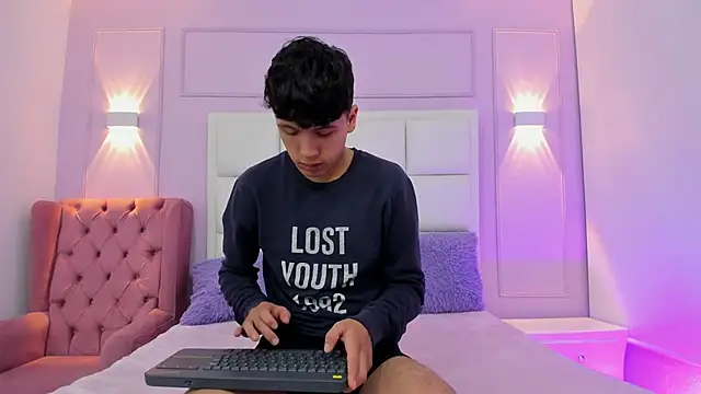 hoot booys  online show from February 28, 9:14 pm