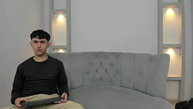 hoot booys  online show from February 12, 8:32 pm