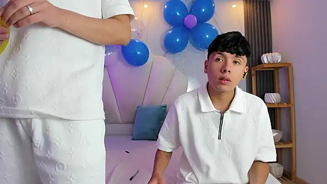 hoot booys  online show from February 19, 9:02 pm