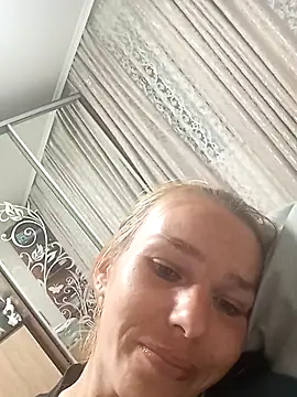 Coare Cindy online show from June 10, 7:01 pm