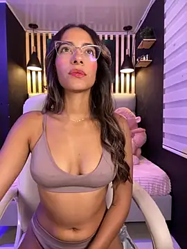 elegant  rouse online show from November 15, 10:00 pm