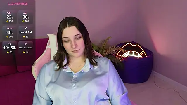AnnieDodge online show from October 19, 6:04 am