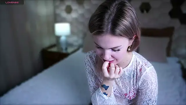 Naomi Secret online show from November 12, 7:56 pm