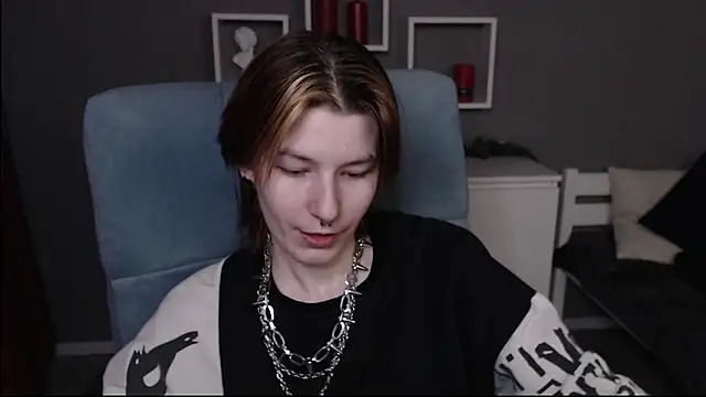 guitarandangell online show from February 10, 8:17 am