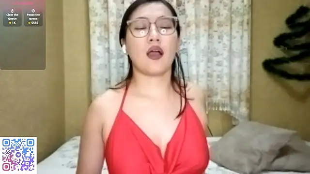 LinneaHyles online show from January 11, 2:11 pm