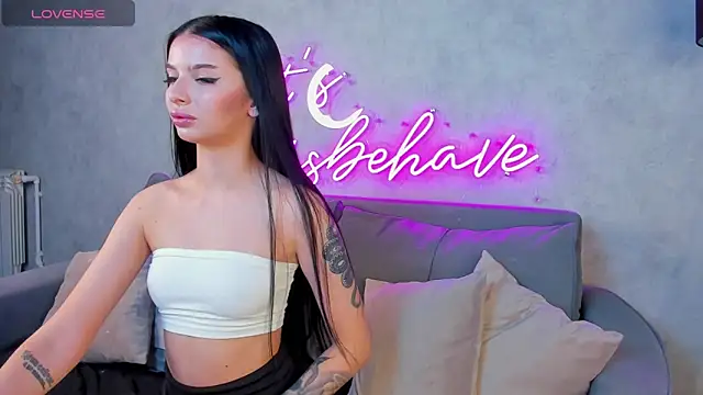 Eva Mayers online show from March 22, 1:00 am