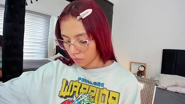 melanie roux   online show from April 21, 1:29 pm