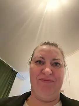 Amelia-Diamond online show from November 24, 11:45 am