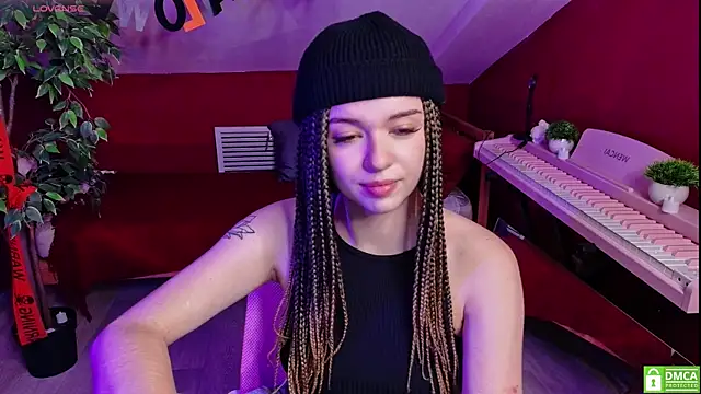  HypeQueen  online show from November 5, 9:09 pm