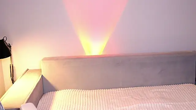 WhyEmmyCry online show from February 15, 7:51 am