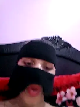 SandyAmr online show from April 8, 8:05 am