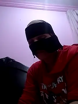 SandyAmr online show from April 6, 7:31 am