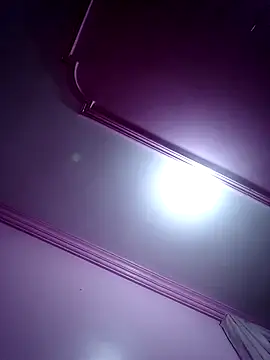 SandyAmr online show from April 14, 9:42 am