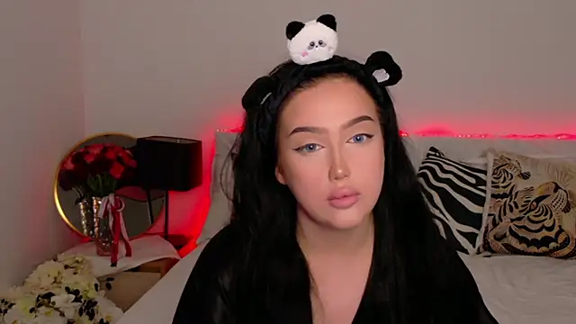 Felicia Herceg online show from November 2, 7:39 pm