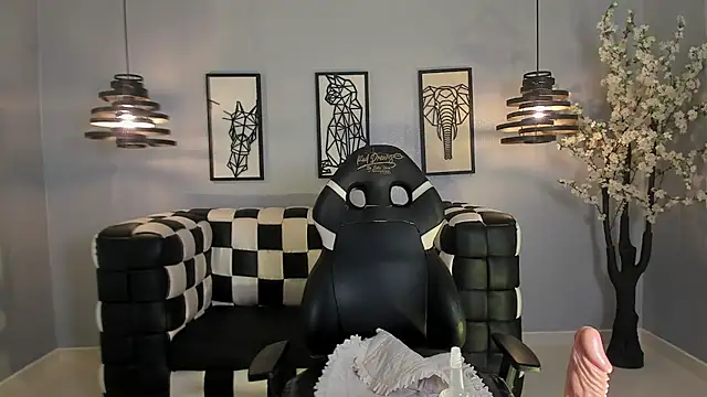 Bianca Millf online show from March 3, 7:25 am