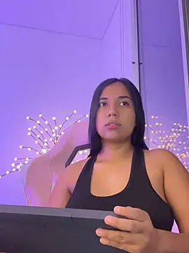 aly nicols online show from November 22, 6:49 am