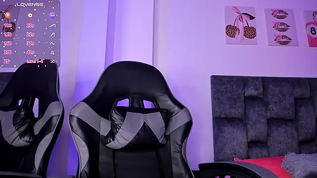 kittymonroe1 online show from April 11, 7:06 pm