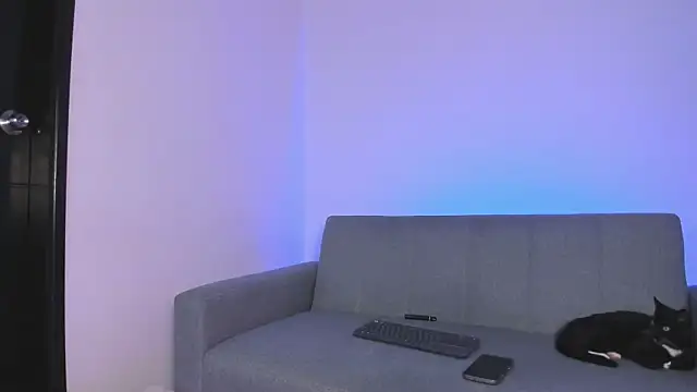 miah storm online show from January 12, 2:17 am