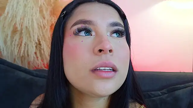 mia roux1 online show from March 22, 7:09 pm