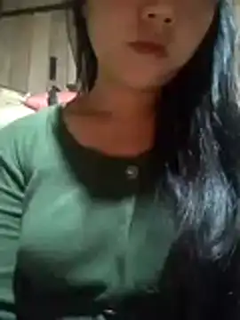 Quynhsumon online show from October 31, 1:04 pm