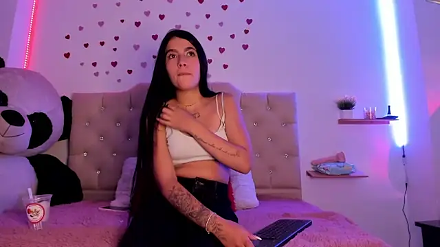 eimyy rouse online show from March 4, 8:26 pm