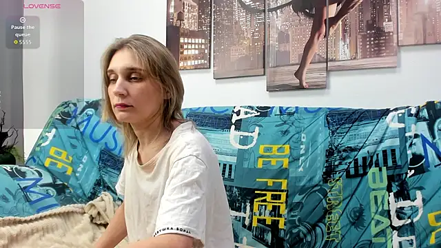 Tenderly Sophie online show from April 10, 1:33 am