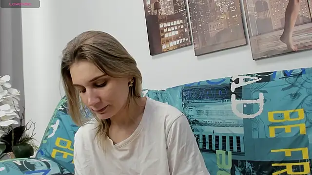 Tenderly Sophie online show from January 15, 1:22 am