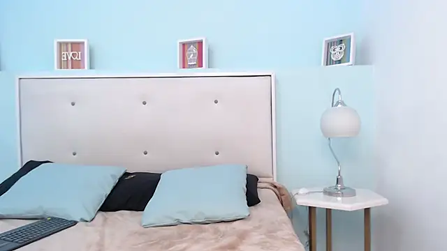 SusanWilliams  online show from November 22, 11:35 am