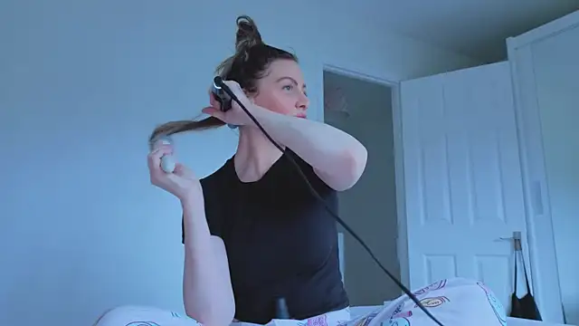 Lovelavender  online show from February 6, 2:53 pm