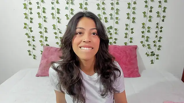 emily jonessxx online show from February 10, 3:59 pm