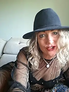 Raven Fantastic online show from October 22, 2:33 pm