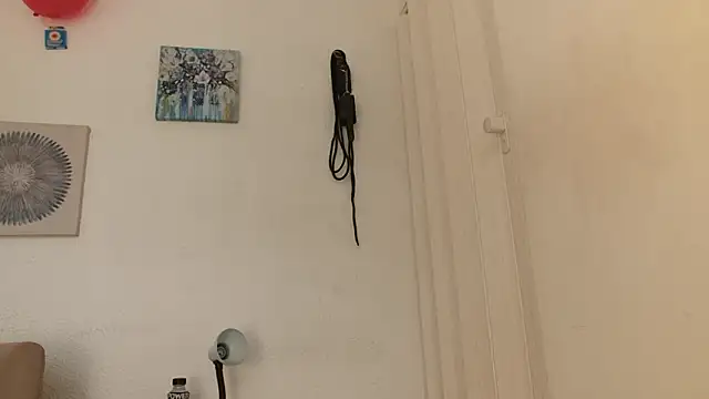 CarolineAikos online show from February 9, 1:24 pm