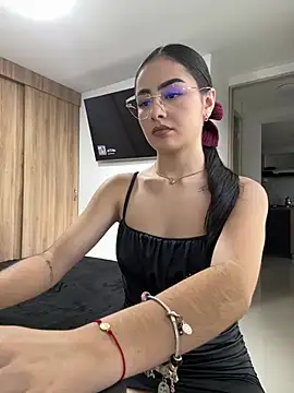 IslaCole online show from June 16, 10:11 pm