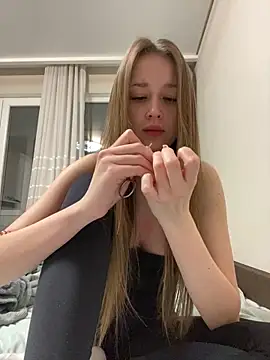 Angel hotyy online show from February 24, 10:52 pm