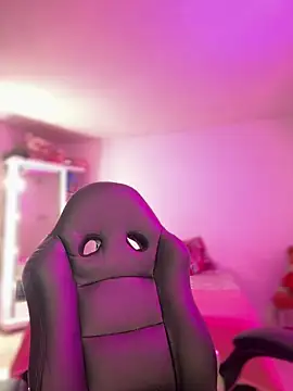 amber white15 online show from January 18, 6:32 am