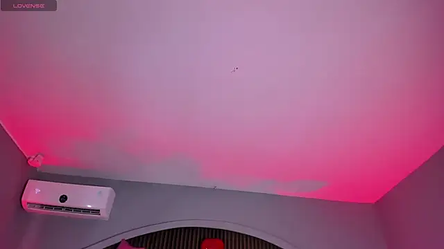 AmyColman  online show from February 14, 1:13 pm