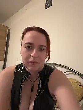 Latexaddictx  online show from November 3, 8:24 pm