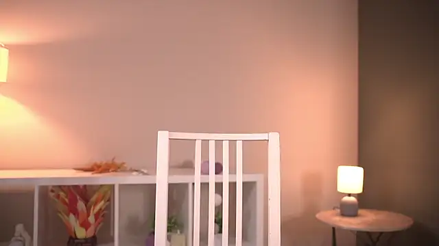 LauraTang online show from October 29, 7:01 am